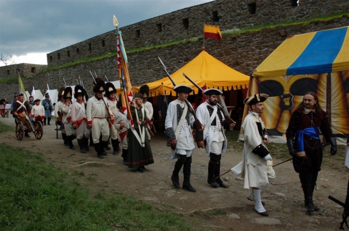 Hrad Helfštýn se o víkendu
promění ve&nbsp;vojenské ležení