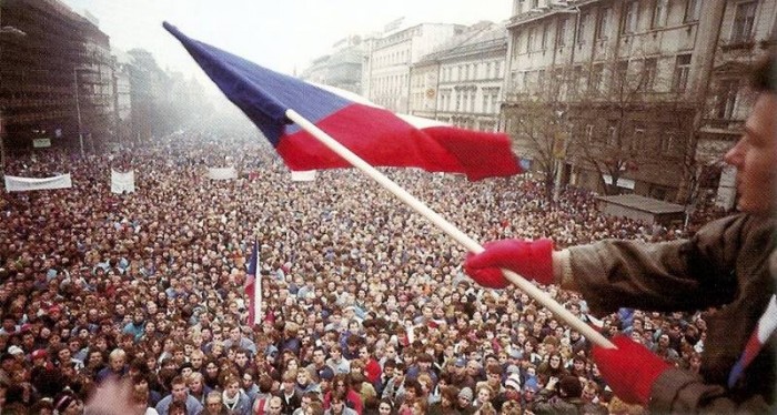Před čtvrtstoletím začal přechod
východní Evropy k demokracii