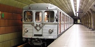 Trasa metra B slaví výročí
jízdou historických vlaků