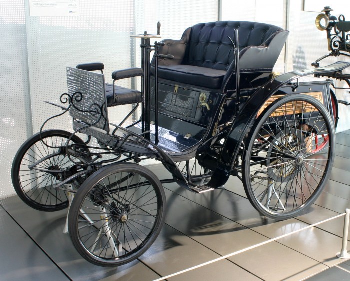 Daimler, autor prvního
čtyřkolového automobilu