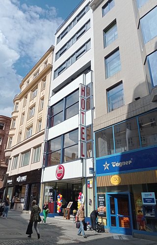 02-259.jpg