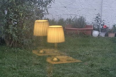 Lampy na zahradě