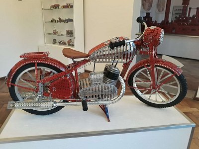 10-motocykl-perak.jpg