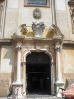Vchod do kostela