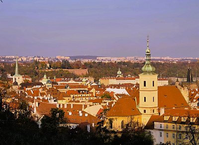 Pražské střechy ze Seminářské zahrady *