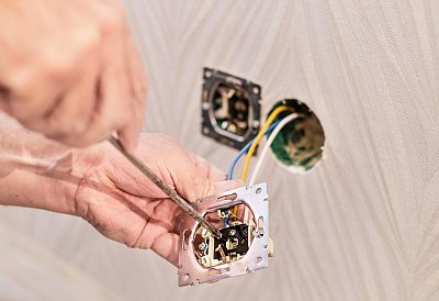 Zápisník starého muže: Elektroinstalatér