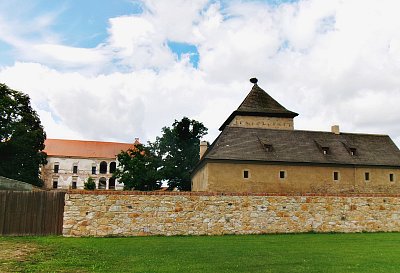 Dolní tvrz Kestřany *