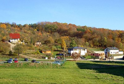 Barevný podzim nad městem