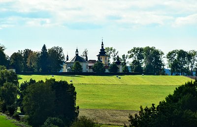 Kostel v dáli