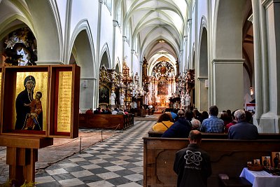 Mše svatá.
