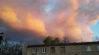 Jarní nebe.