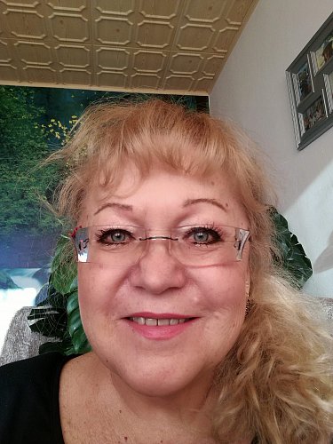 Irena Lenzová
