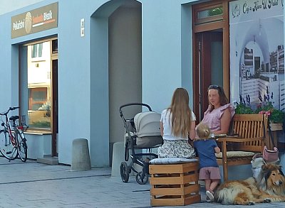 Káva u palet