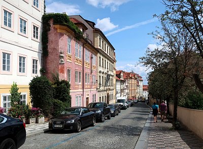 Úvozem