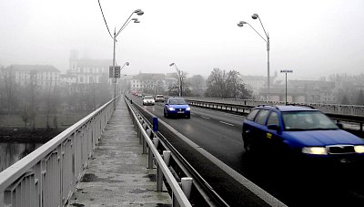 Litoměřický Tyršův most v mlze