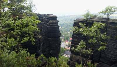 Mezi skalami