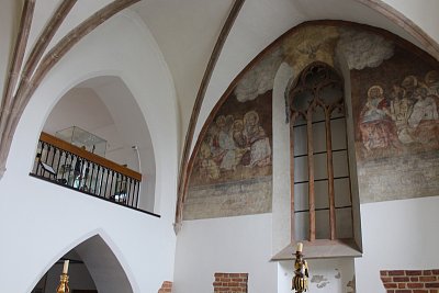 V kostele