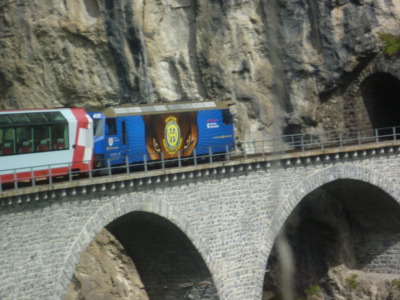 Pozor...tunel