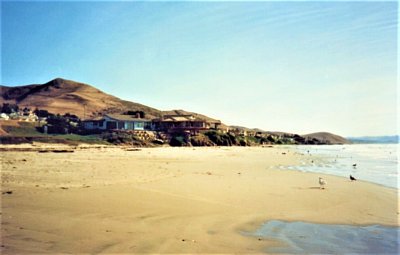 cayucos-plaz.jpg
