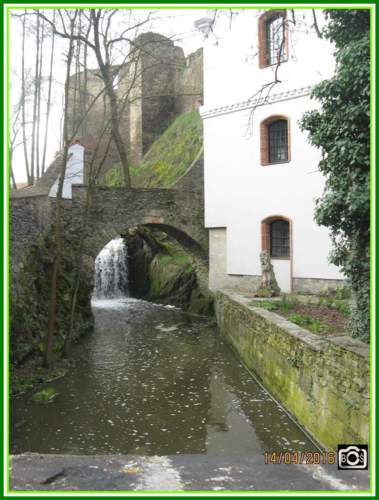 Okoř
