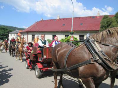pruvod-1.jpg