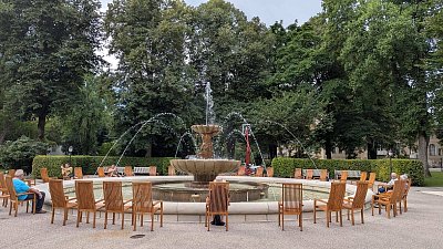 siesta u vodotrysku