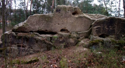 Skála s obličejem