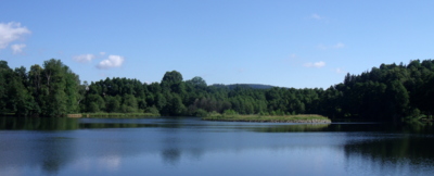 zelená a modrá